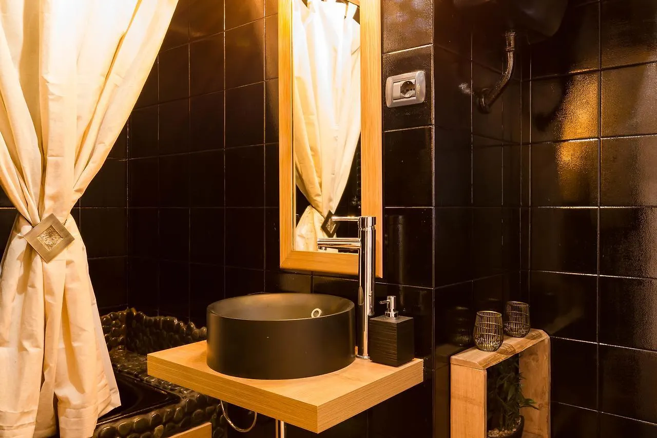 Pantheon Luxury Gold Apartment Rome Italy