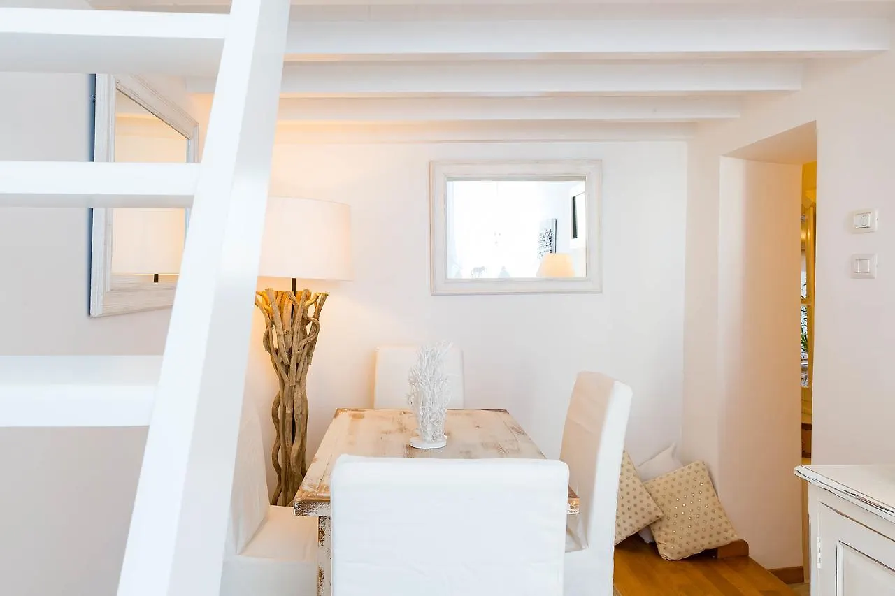 Pantheon Luxury Gold Apartment Rome